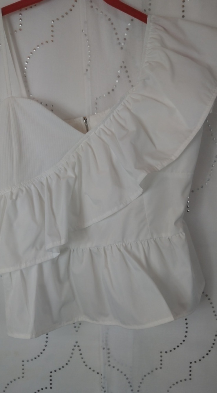 White big ruffle two-tier shirt